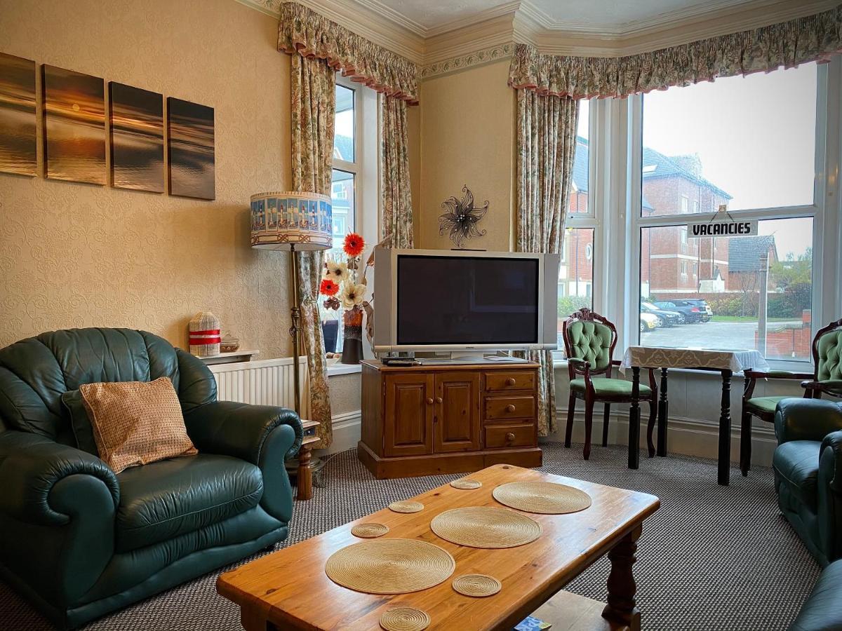 Cumbria Guest House 리탬 세인트 앤스 외부 사진