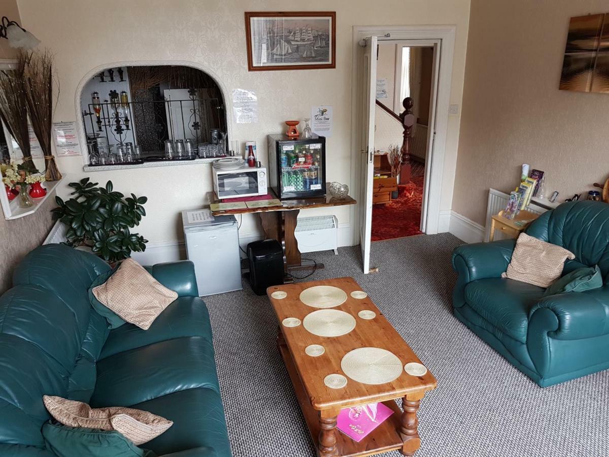 Cumbria Guest House 리탬 세인트 앤스 외부 사진